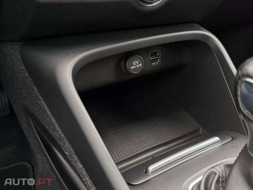 Volvo XC40 1.5 T3 Momentum Plus