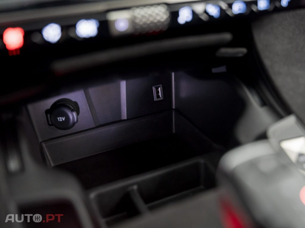 DS DS7 Crossback E-Tense Performance Line EAT8