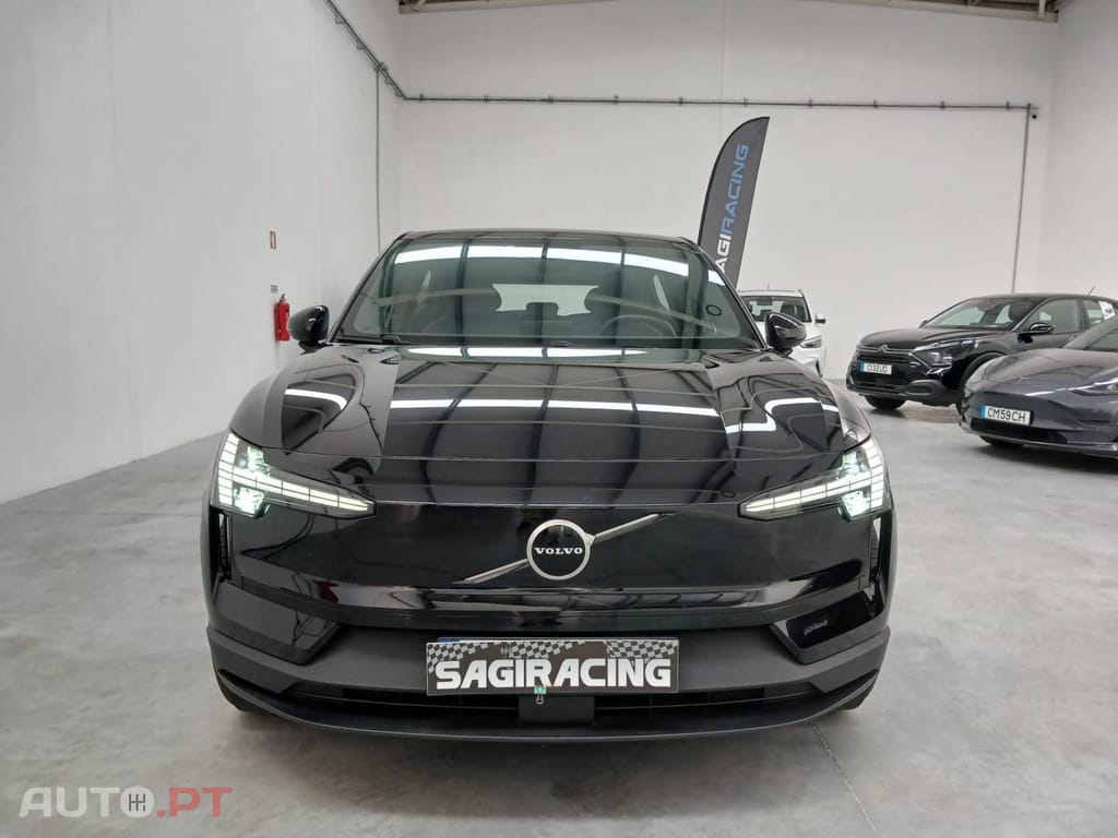Volvo EX30 69 kWh Single Motor Extended Range Black Edition