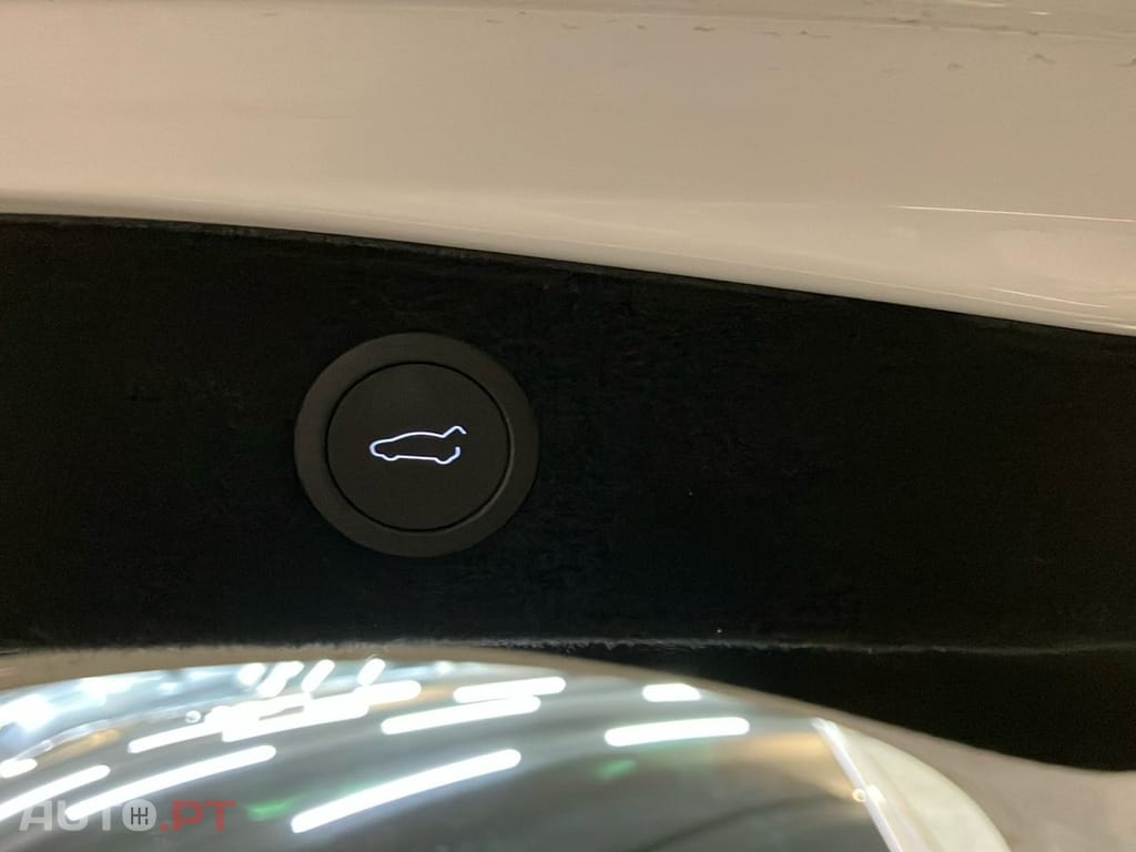 Tesla Model 3 Tração Traseira