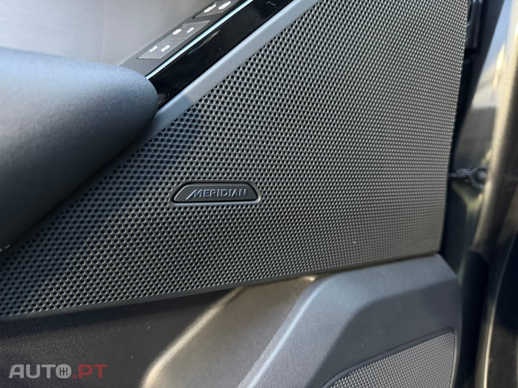 Land Rover Velar 2.0 D200 AWD R-Dynamic SE