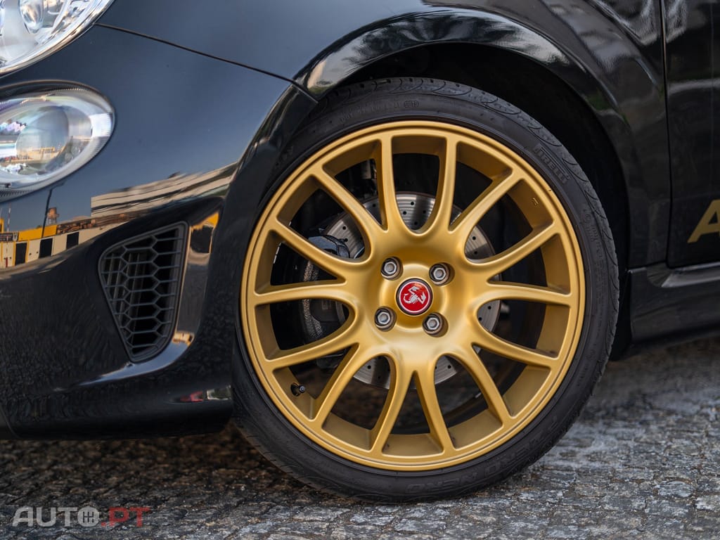 Abarth 595C 1.4 T-Jet Scorpioneoro