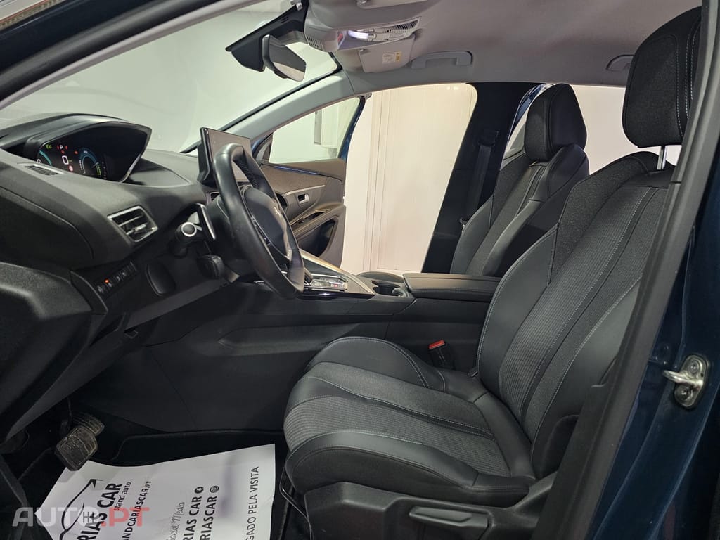 Peugeot 3008 1.6 Hybrid  EAT8 Allure