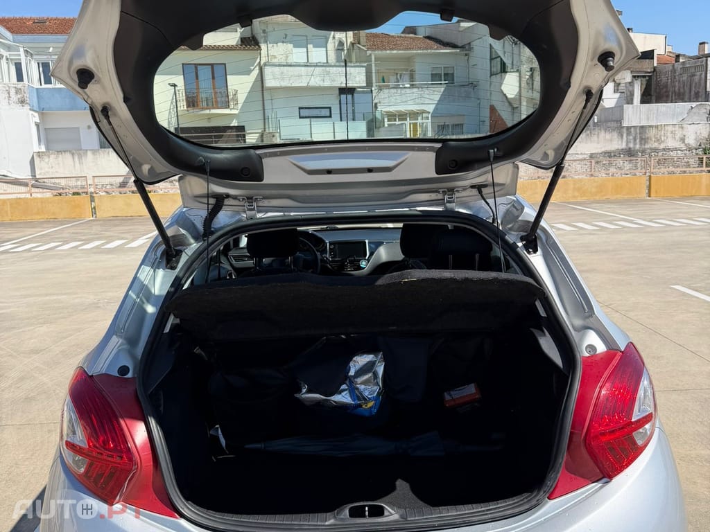 Peugeot 208 Allure
