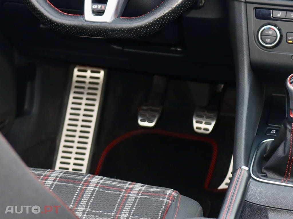 Volkswagen Golf Cabriolet 2.0 TSI GTI