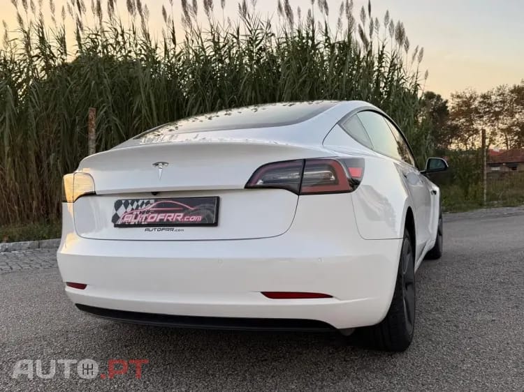 Tesla Model 3 Standard Range Plus RWD