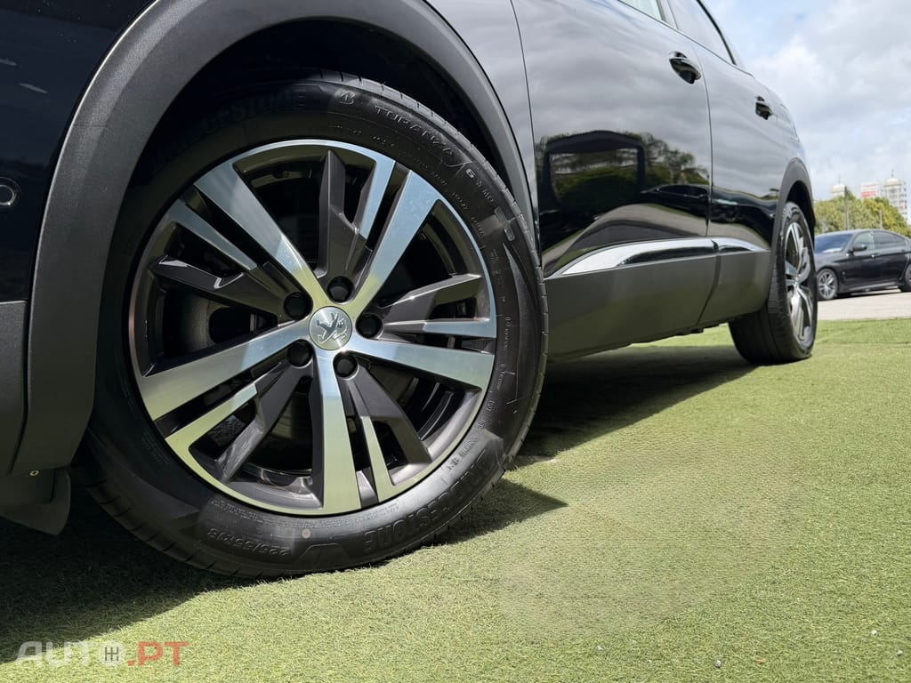 Peugeot 3008 1.6 Hybrid Allure e-EAT8