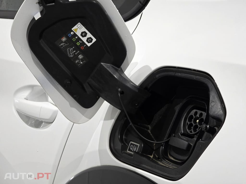 Peugeot E-208 50 kWh Active