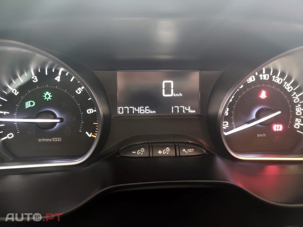 Peugeot 208 1.2 VTi Active