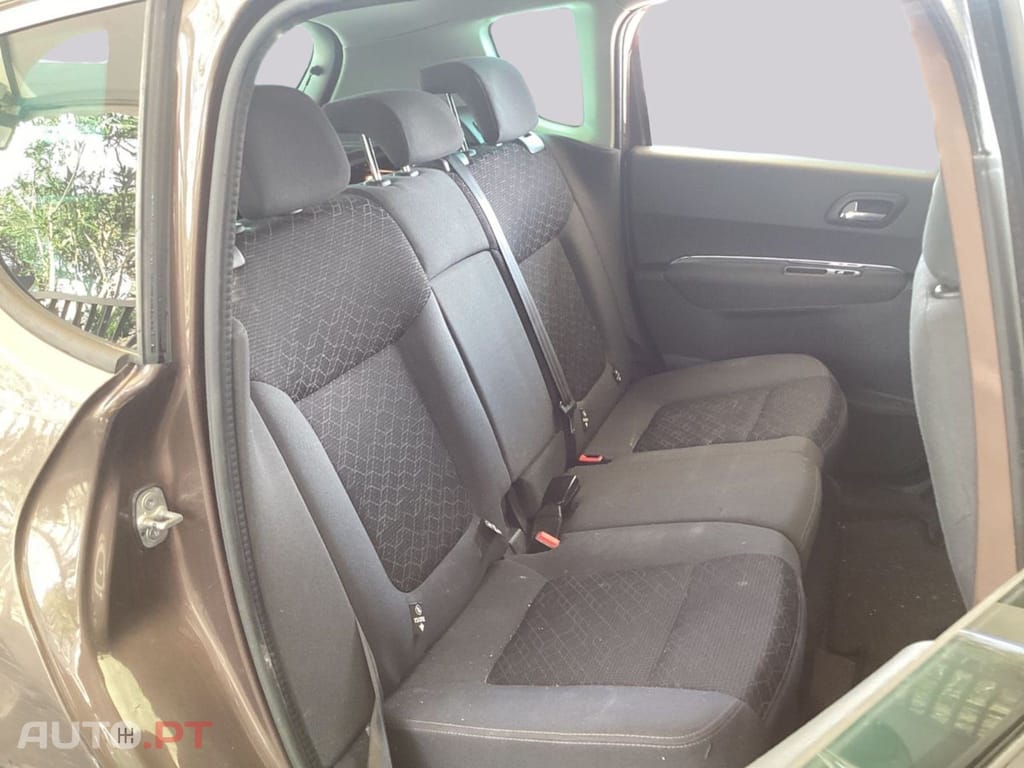 Peugeot 3008 2.0 HDi Hybrid4 