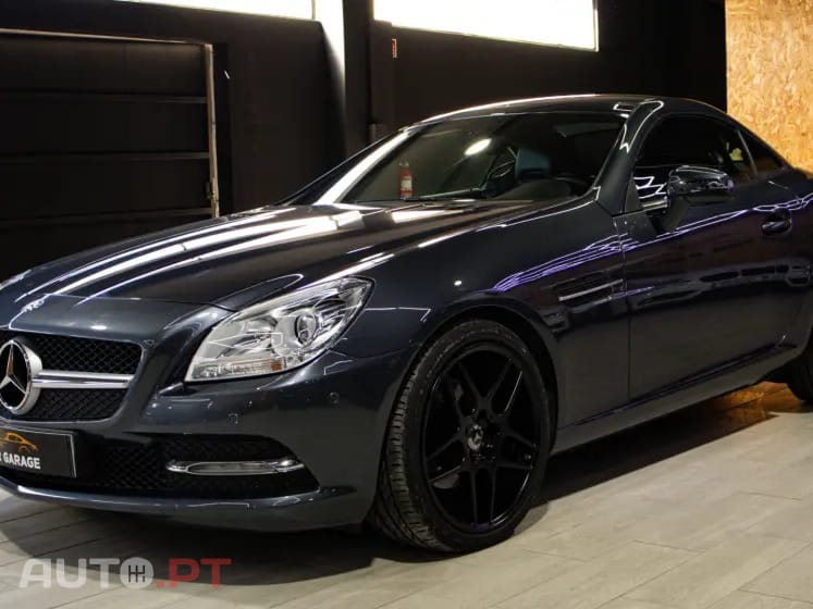 Mercedes-Benz SLK 200 Outro