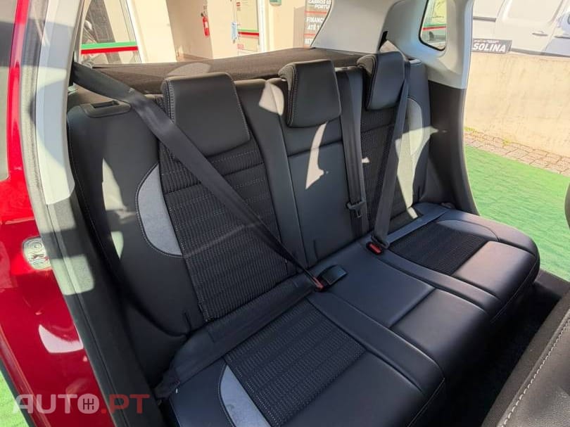 Peugeot 2008 1.2 PureTech Allure EAT6