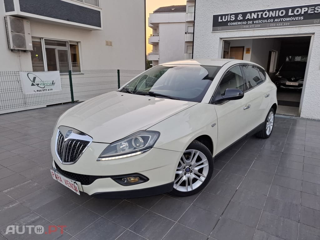 Lancia Delta 1.6 M-Jet Argento