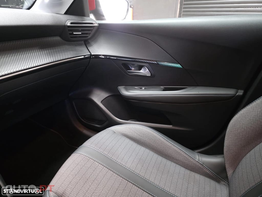 Peugeot E-208 50 kWh Allure Pack