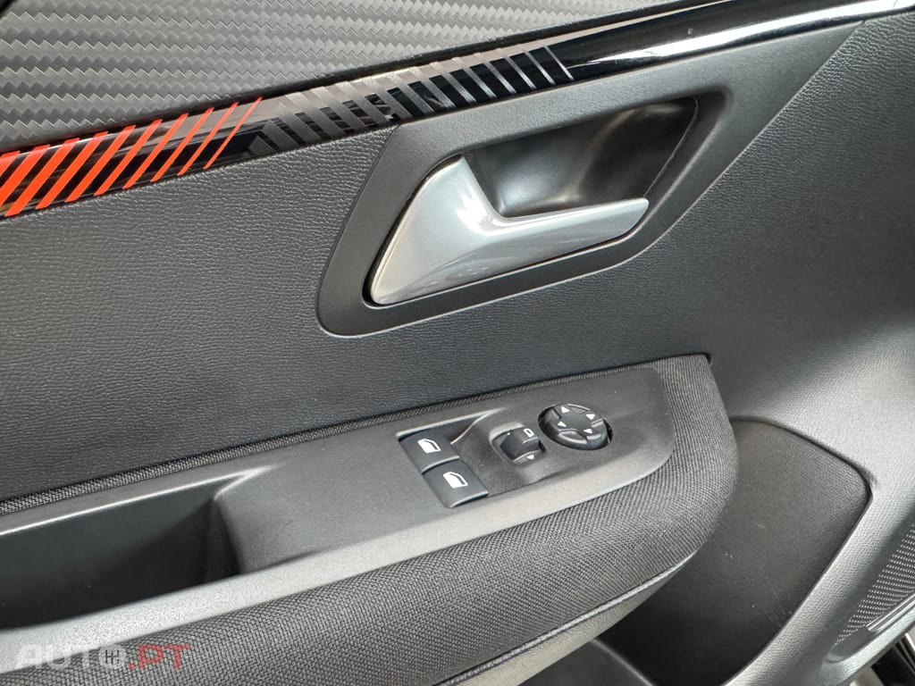 Peugeot E-208 50 kWh Active