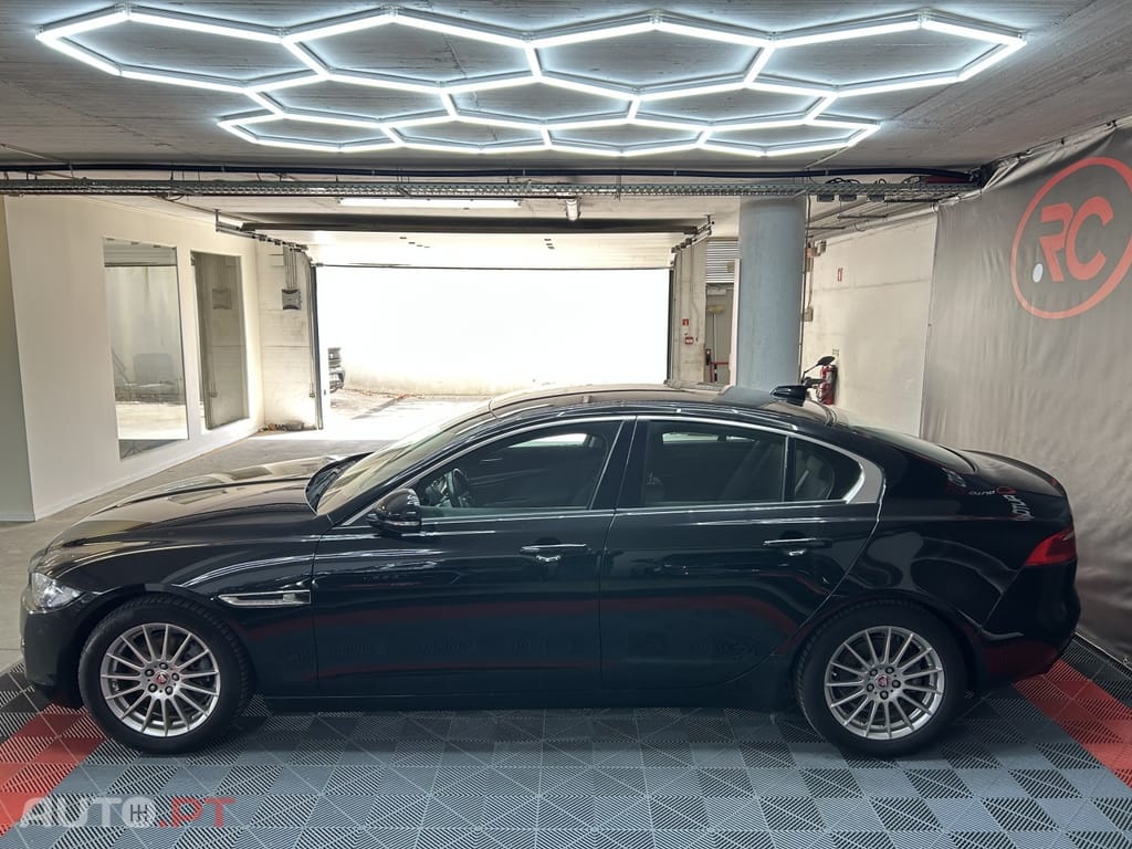 Jaguar XE 2.0 D Prestige
