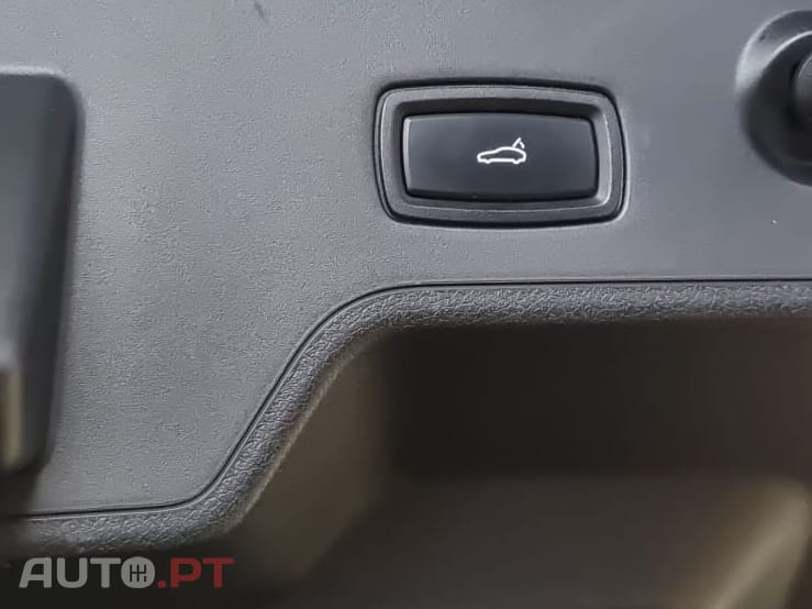 Porsche Panamera 4 E-Hybrid Platinum Edition