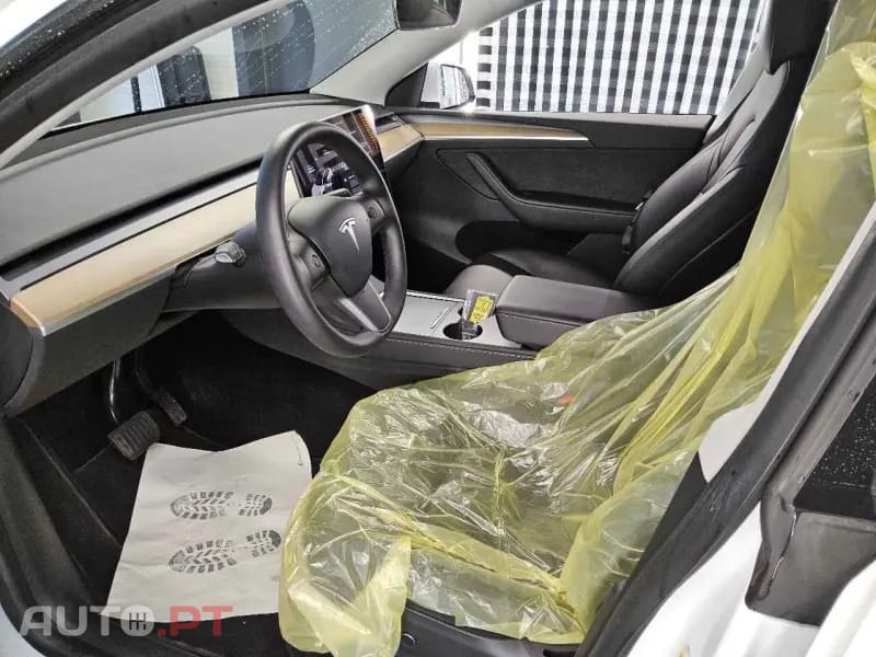 Tesla Model Y Long Range Dual Motor AWD