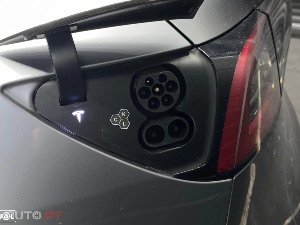 Tesla Model Y Performance Dual Motor AWD