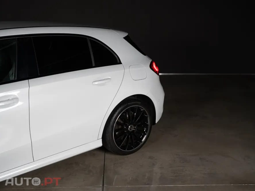 Mercedes-Benz A 250 e AMG Line