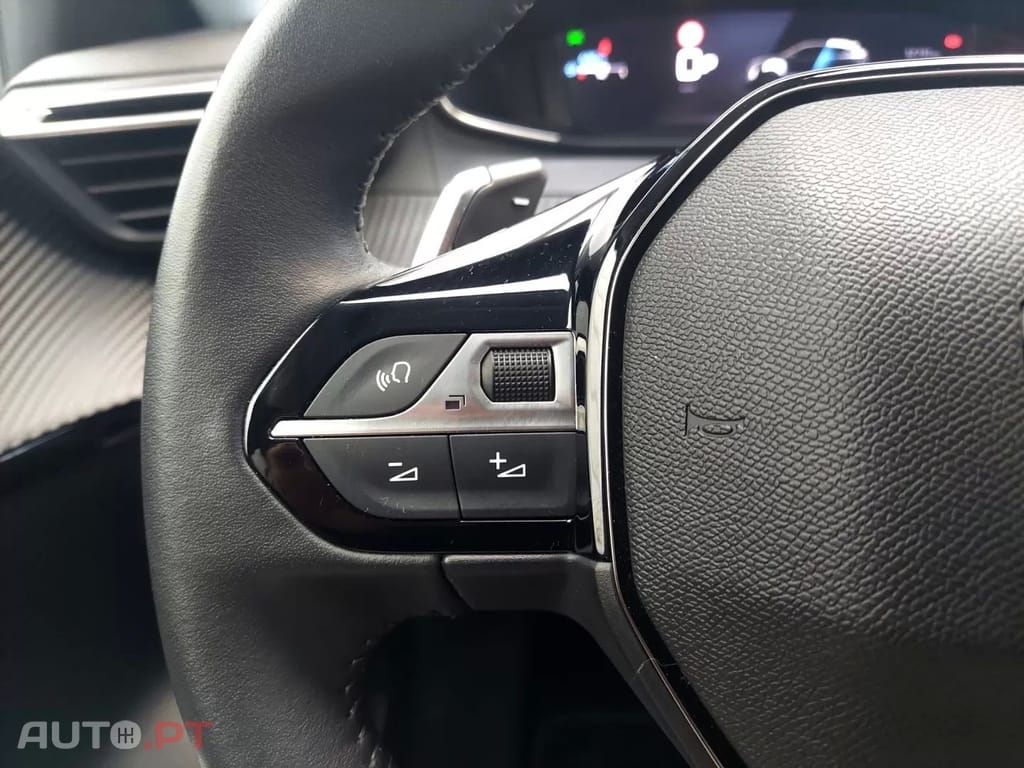 Peugeot 208 1.2 Hybrid Allure e-DCS6