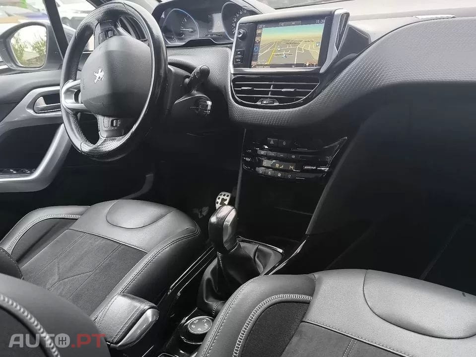 Peugeot 2008 1.2 PureTech Crossway EAT6