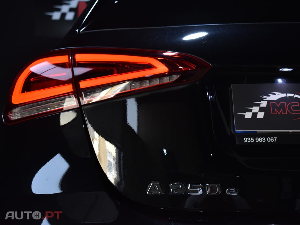 Mercedes-Benz A 250 e 8G-DCT AMG Line