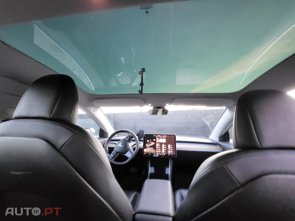 Tesla Model 3 Long-Range RWD