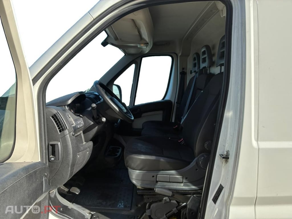 Peugeot Boxer 2.0 BlueHDi 335 L3H2 Premium