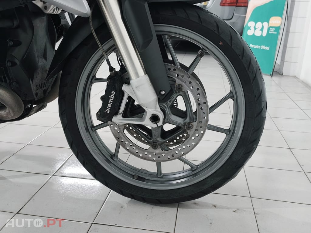 BMW R .