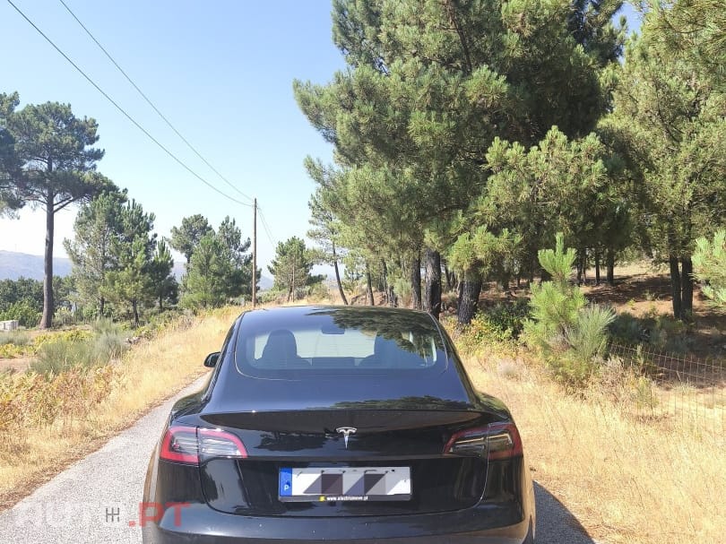 Tesla Model 3 Long Range RWD — fotografia 5