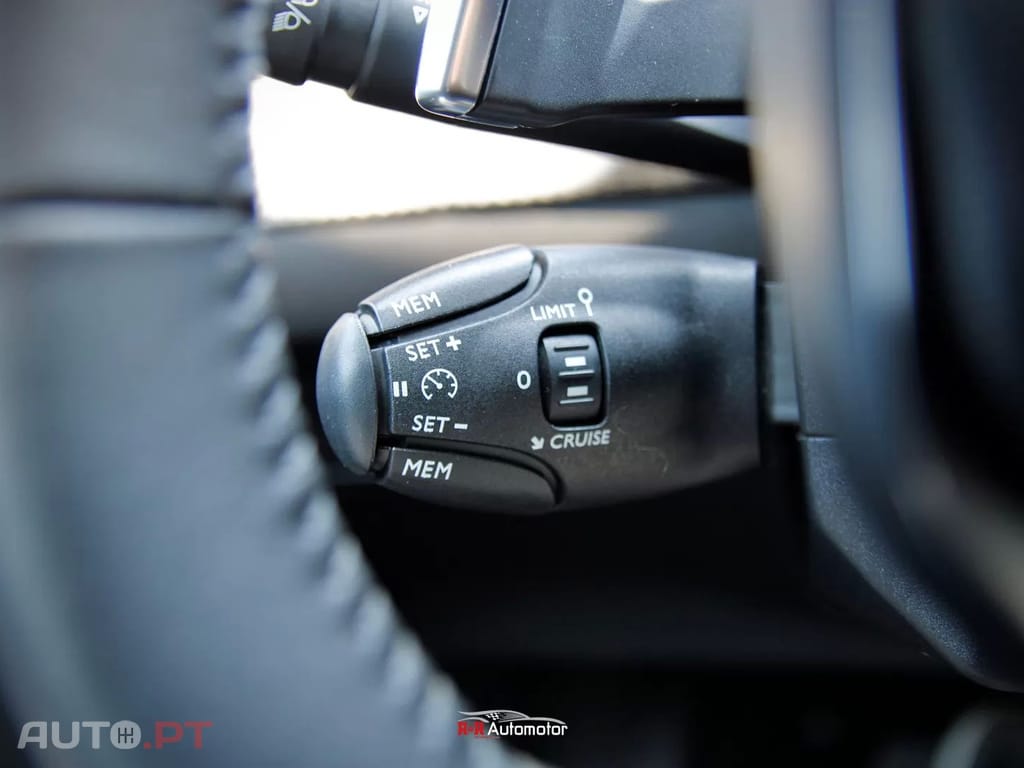 Peugeot 208 1.2 Hybrid Allure e-DCS6
