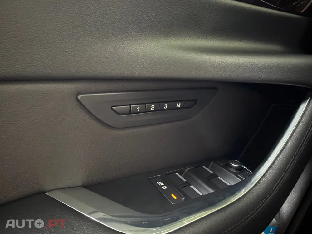 Jaguar XE 2.0 D R-Dynamic S