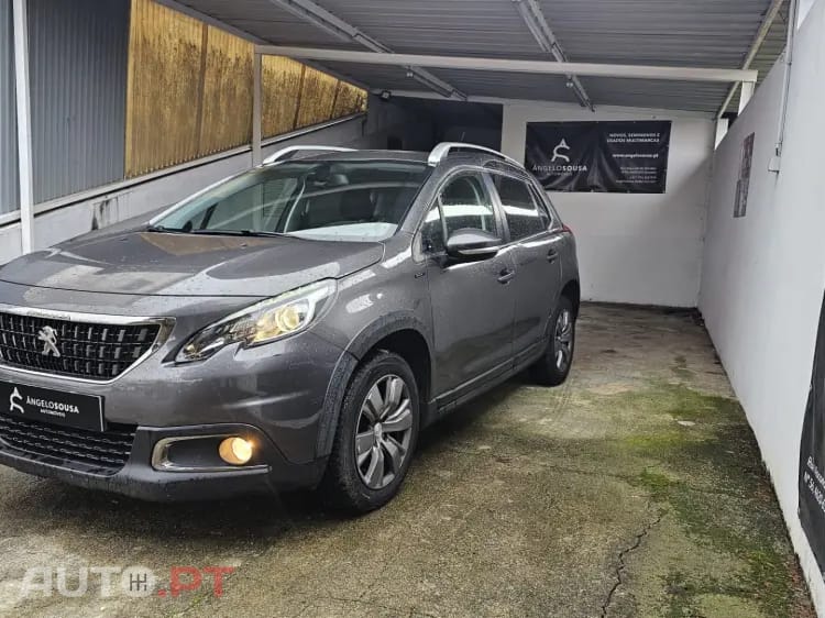 Peugeot 2008 1.2 PureTech Signature
