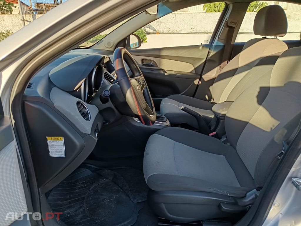 Chevrolet Cruze 1.6 LS