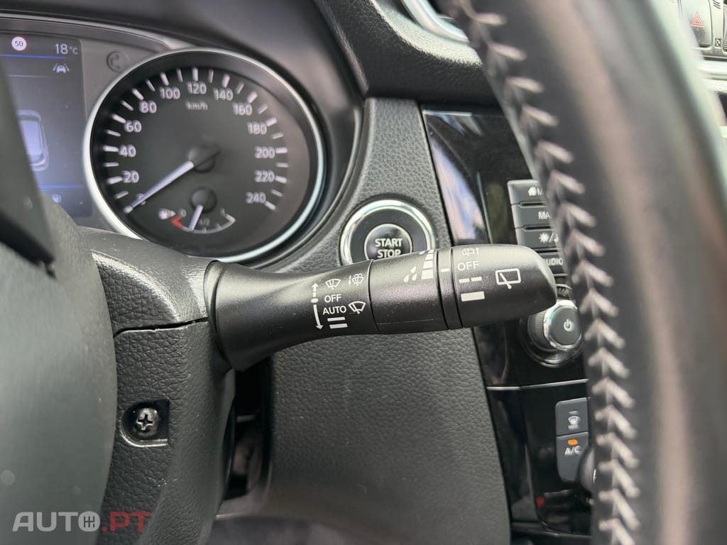 Nissan Qashqai 1.5 dCi N-Connecta J18+Led