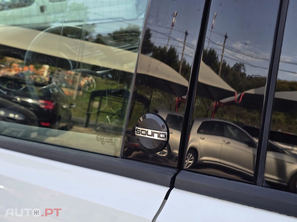 Volkswagen Touran 1.6 TDI R-Line DSG