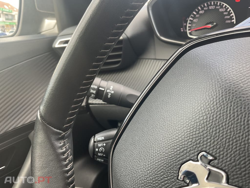 Peugeot 2008 1.2 PureTech Active Pack