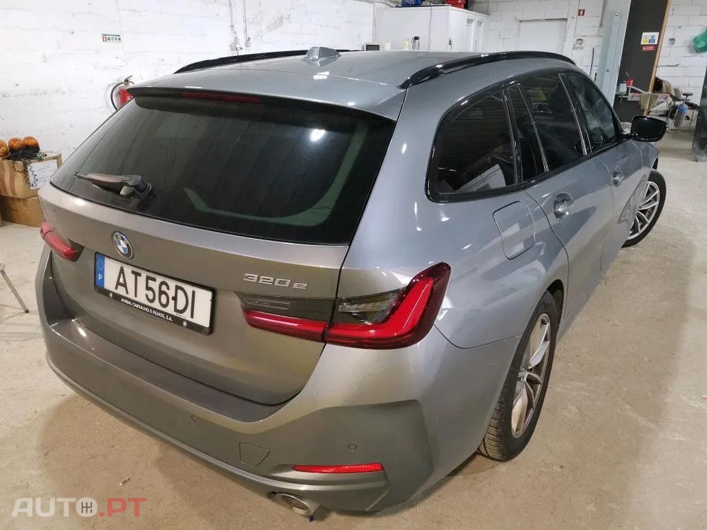 BMW 320 e Touring Auto