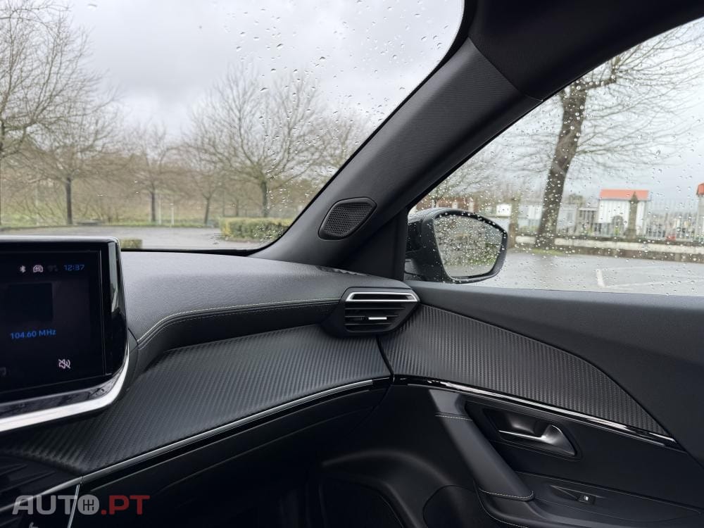 Peugeot E-2008 54 kWh GT