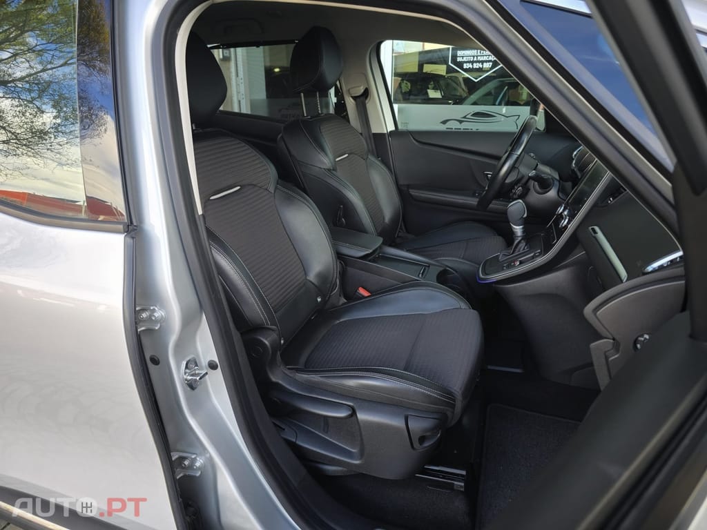 Renault Grand Scénic dCi 110 FAP EDC Dynamique