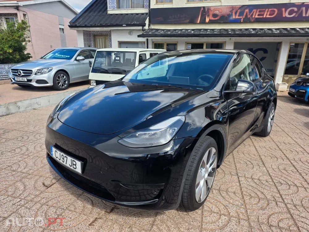 Tesla Model Y RWD