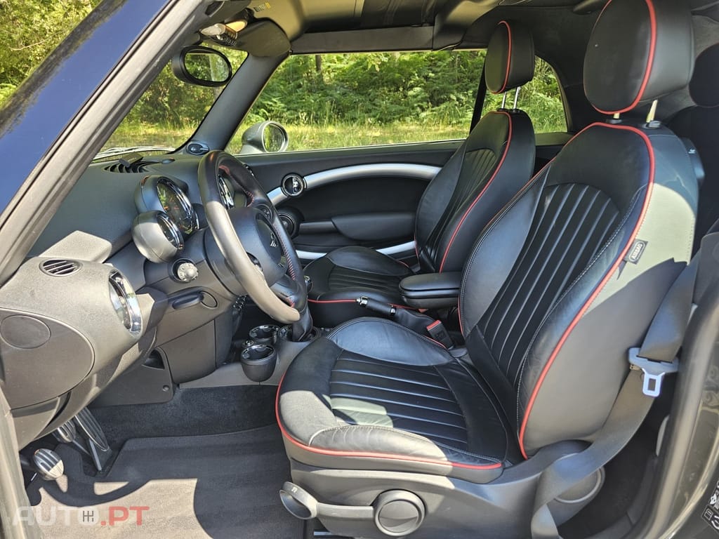 MINI Cabrio John Cooper Works