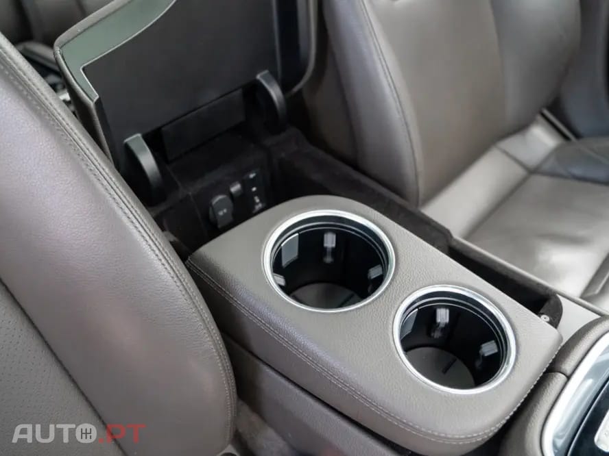 Porsche Panamera 4 E-Hybrid Platinum Edition
