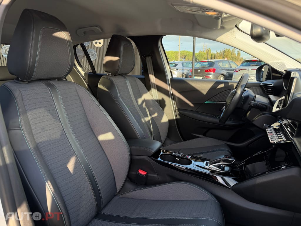 Peugeot E-208 50 kWh Allure