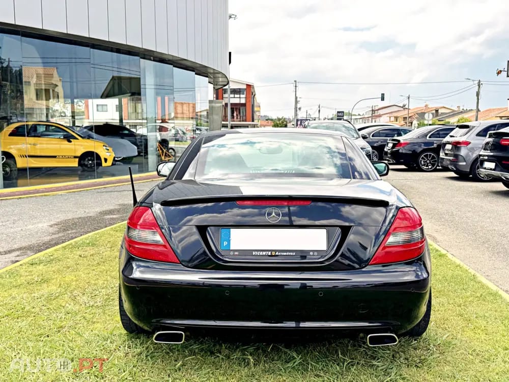 Mercedes-Benz SLK 200 Outro