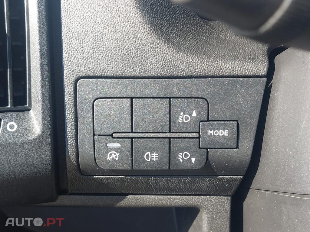 Peugeot Boxer 2.2 BlueHDi 330 L2H2 Premium - 140 cv - IVA Dedutível