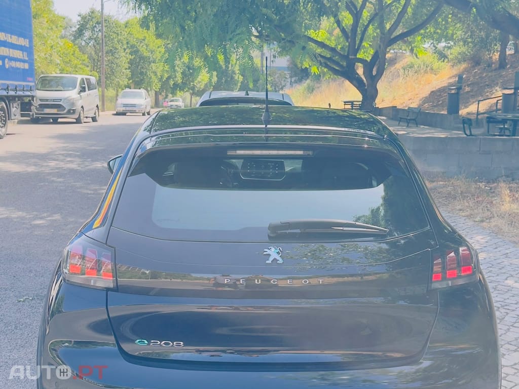 Peugeot 208 E 208