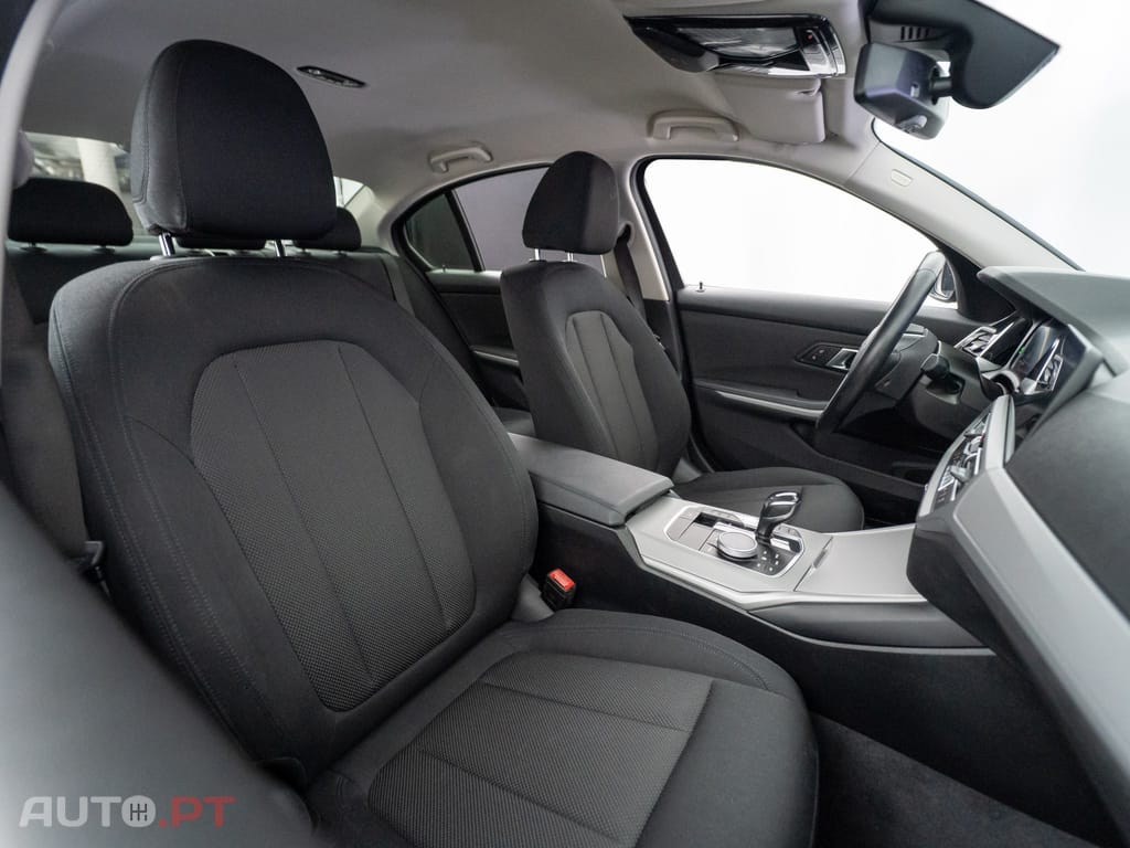 BMW 330 e Auto