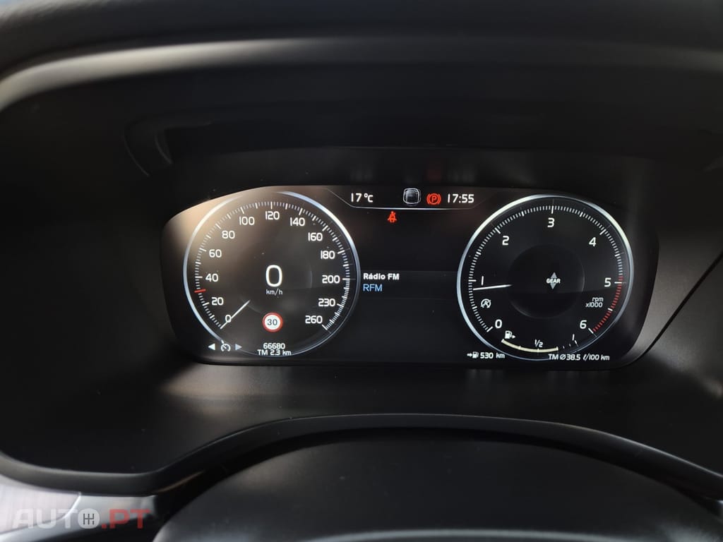 Volvo V60 2.0 D3 Momentum Plus